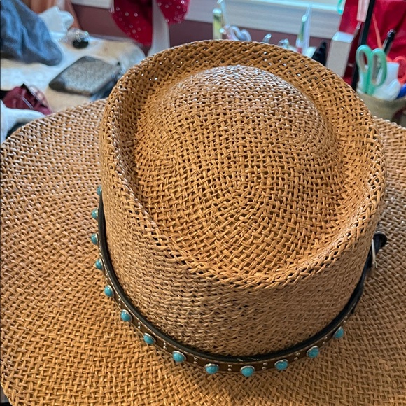 Woven Straw Western Hat with Turquoise Studded Leather Band - Picture 7 of 7